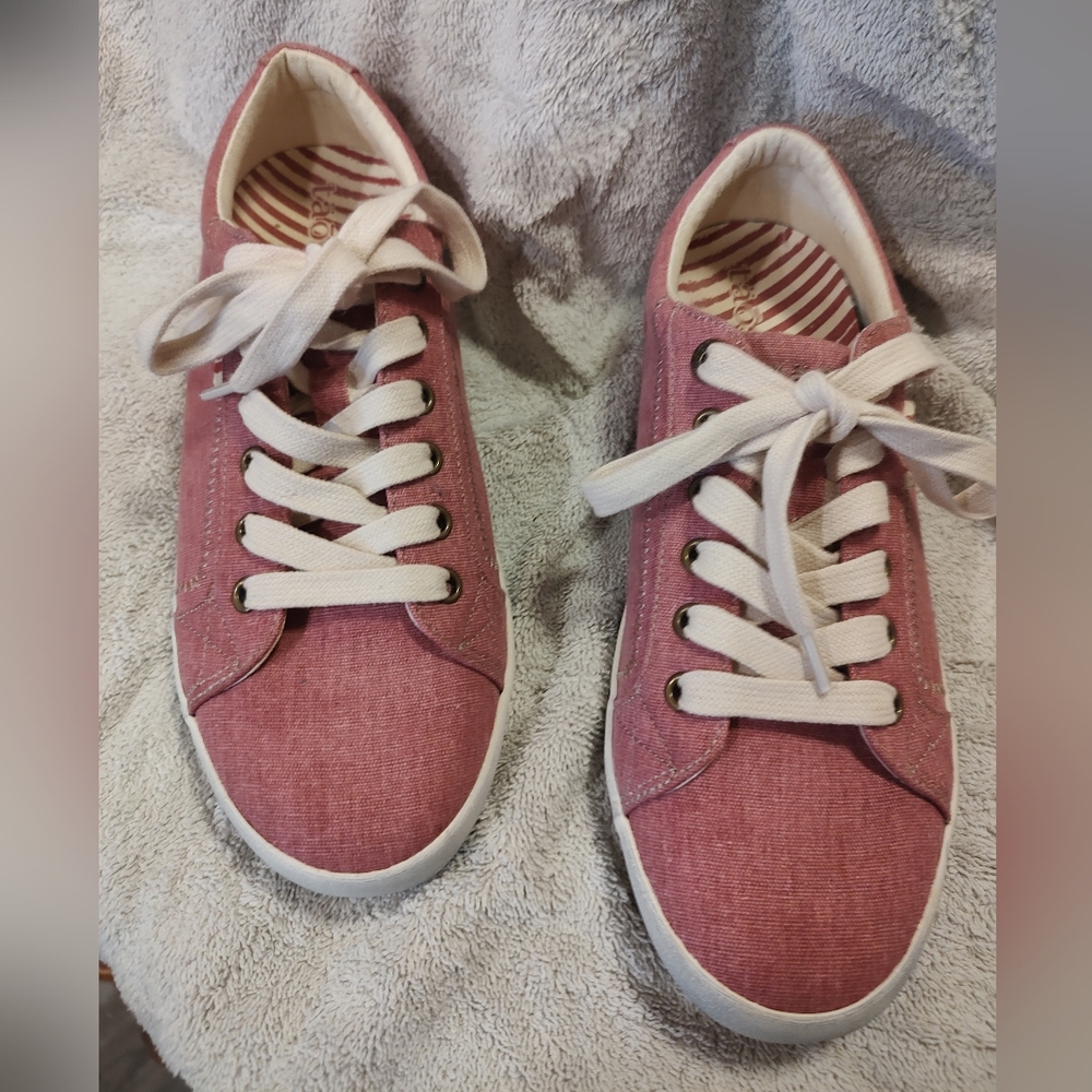 Taos Women's Sneakers